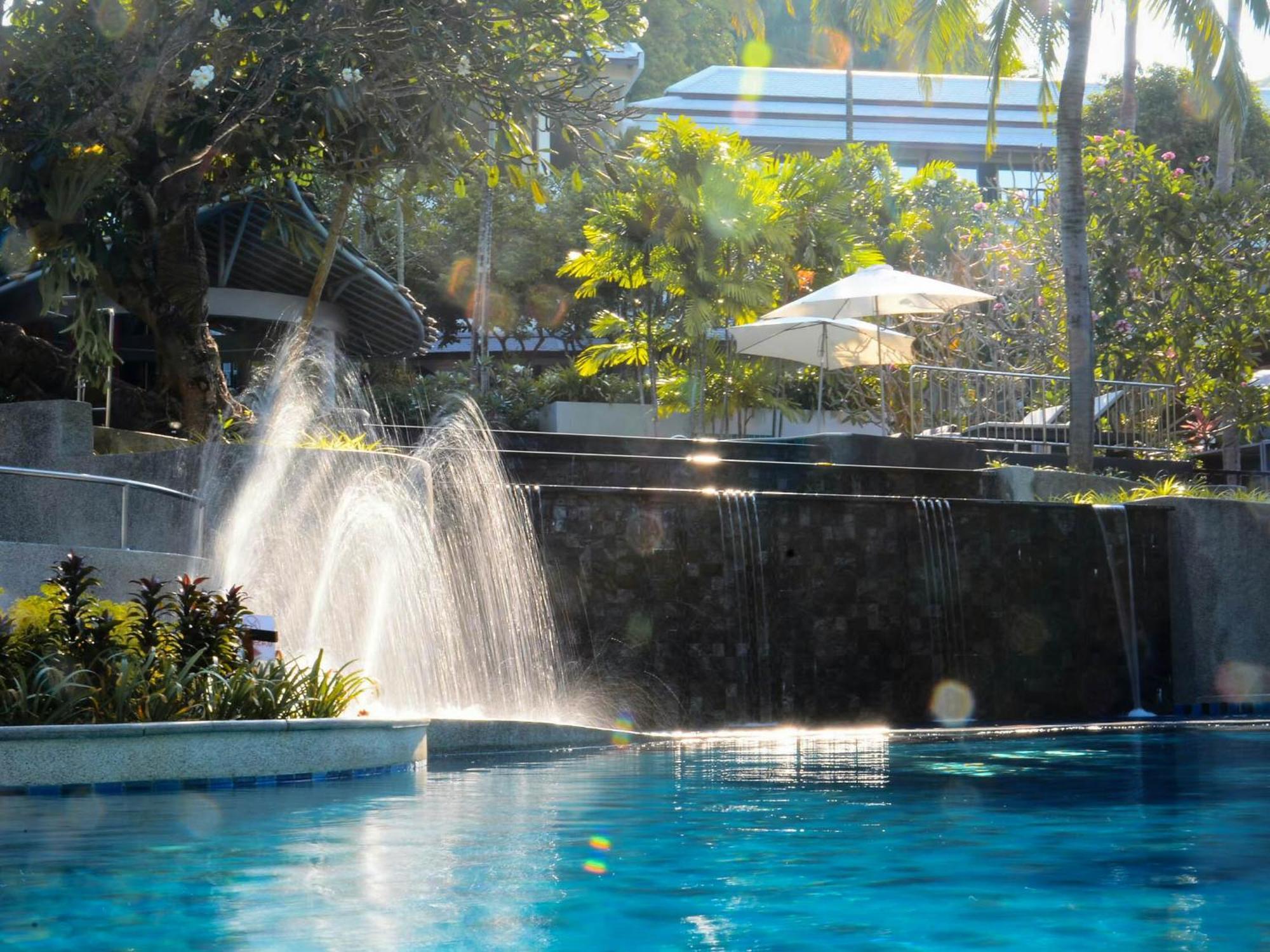Andaman Cannacia Resort & Spa - Sha Extra Plus Kata-part Kültér fotó The pool at the hotel
