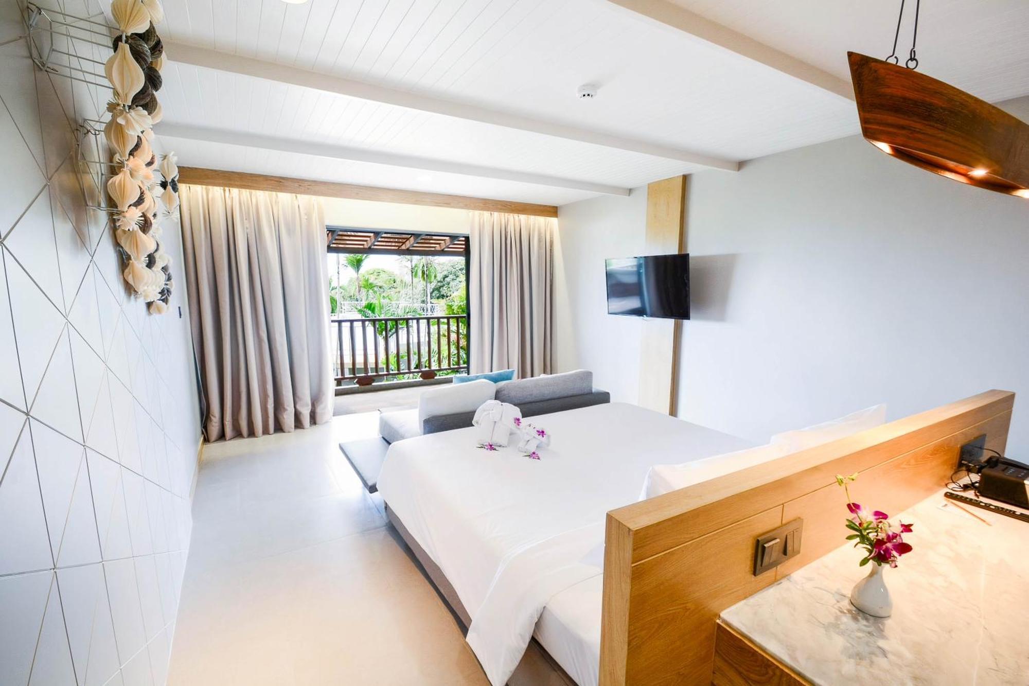 Andaman Cannacia Resort & Spa - Sha Extra Plus Kata-part Kültér fotó Deluxe Pool Access